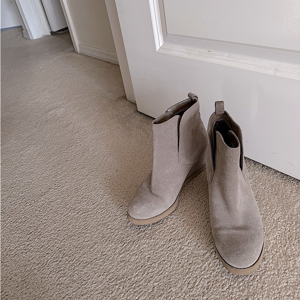 Blondo Karla waterproof wedge booties. Size 7 (Eur 37)